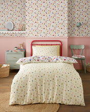 Load image into Gallery viewer, Garden Friends Duvet and Pillowcase Set
